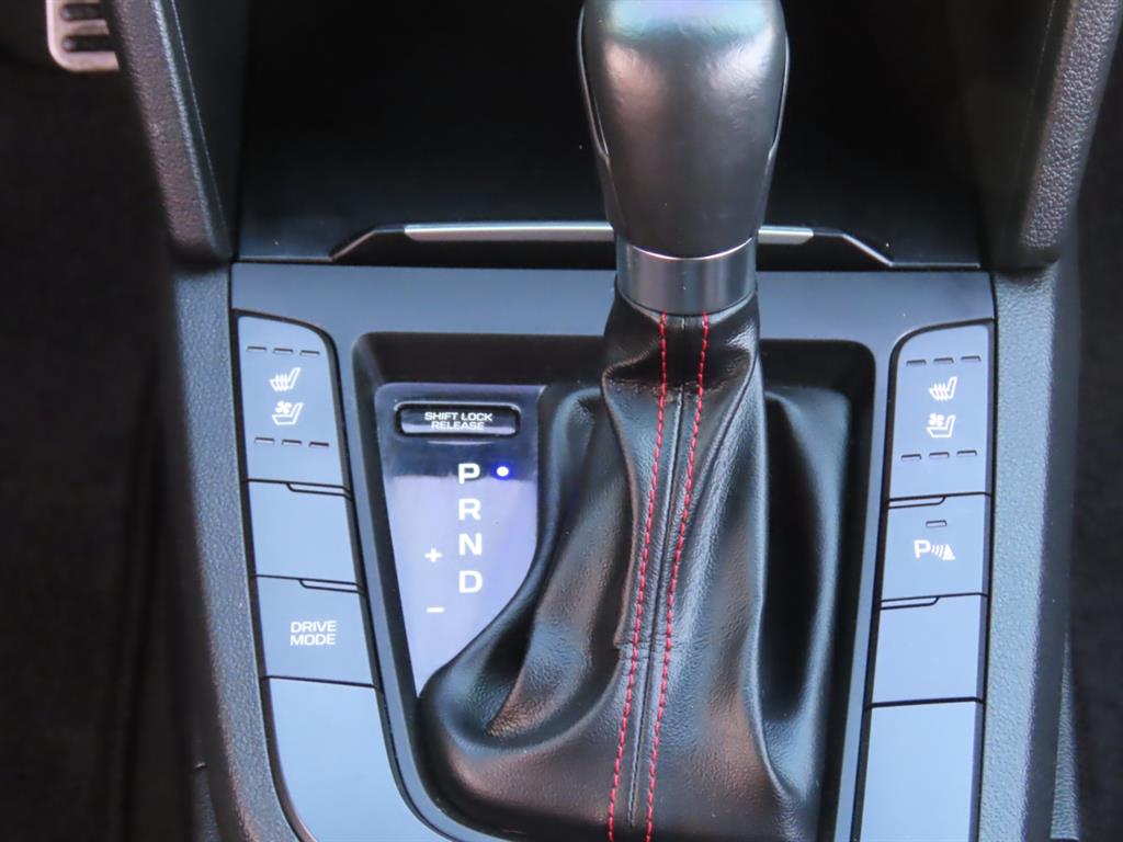 HYUNDAI Avante 2018 Blanco - Importación desde Corea - HF Imports Iquique - Foto 12