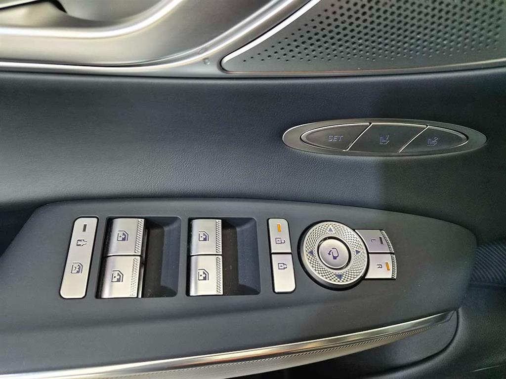 Genesis GV70 - Vista 11