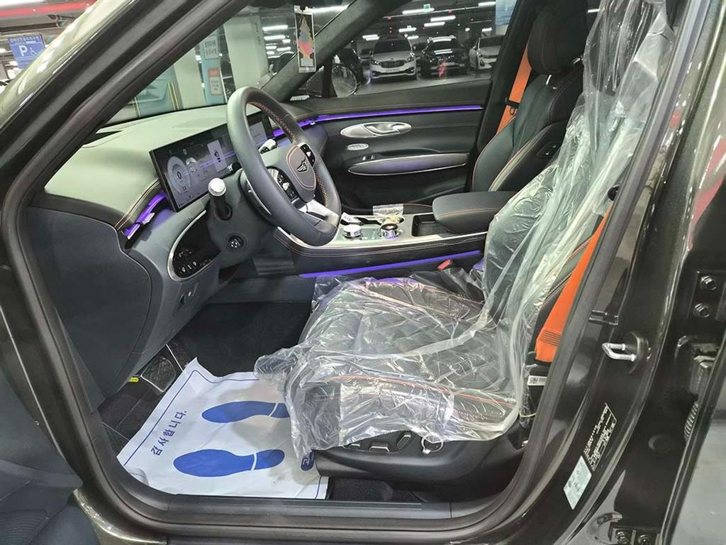 Genesis GV70 - Vista 6