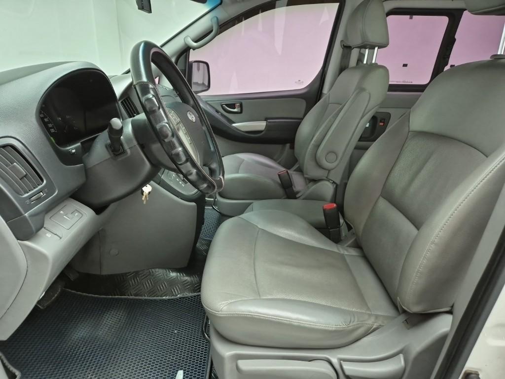 HYUNDAI Starex - Vista 11