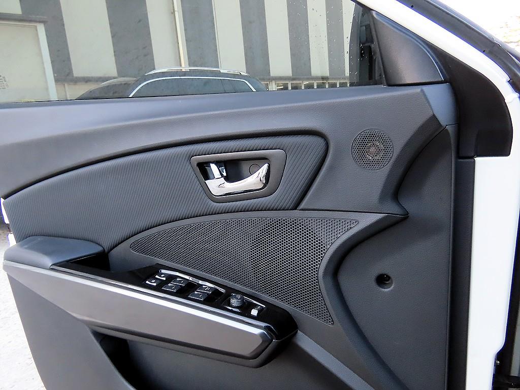 Ssangyong Tivoli - Vista 11