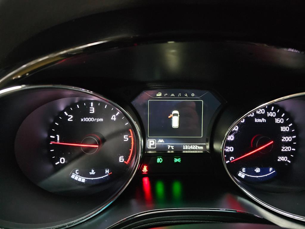 KIA Carnival - Vista 9