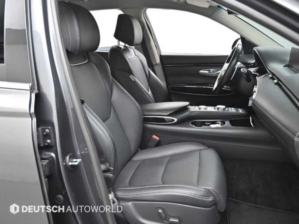 Genesis GV70 - Vista 10