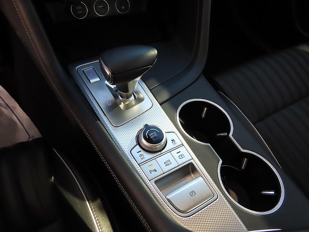 Genesis G70 - Vista 11