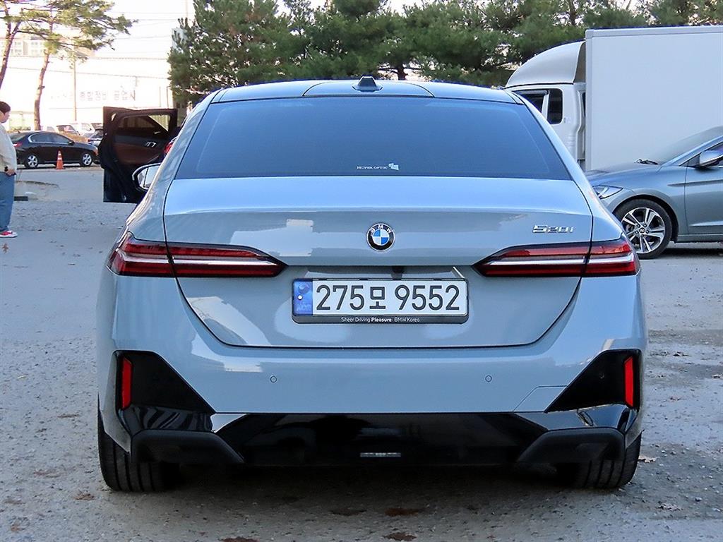 BMW 5 Series - Vista 4