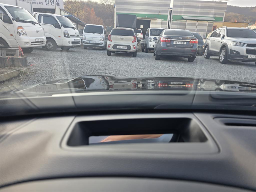 HYUNDAI Genesis - Vista 11