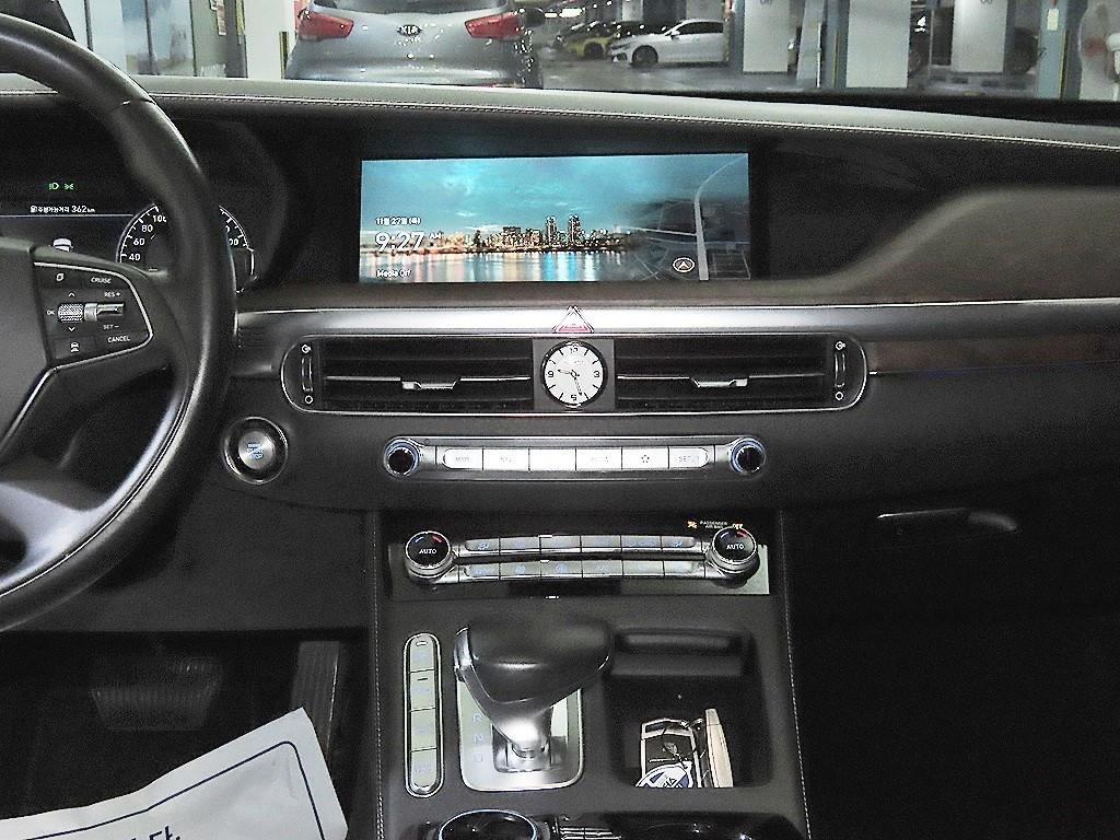 Genesis G90 - Vista 11