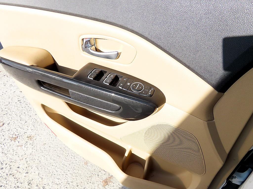 KIA Carnival 2015 Blanco - Importación desde Corea - HF Imports Iquique - Foto 13