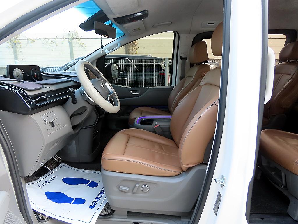 HYUNDAI Staria - Vista 5