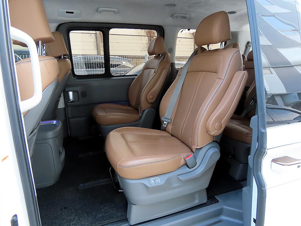 HYUNDAI Staria - Vista 6