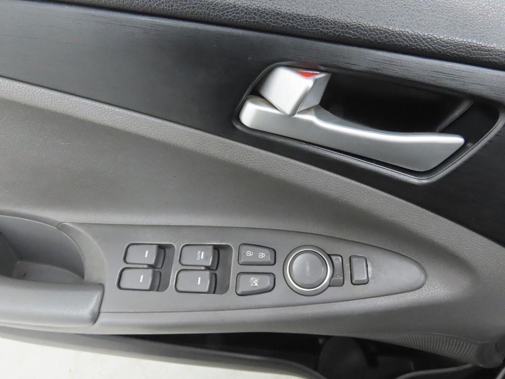 HYUNDAI Sonata - Vista 9