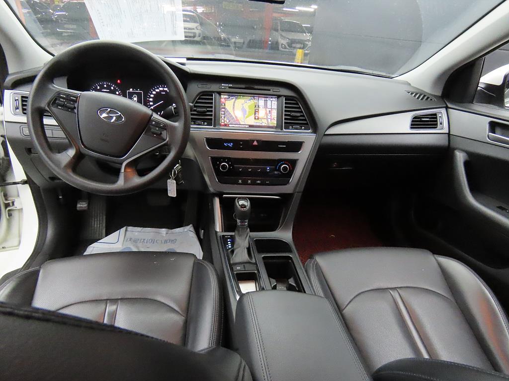 HYUNDAI Sonata - Vista 7