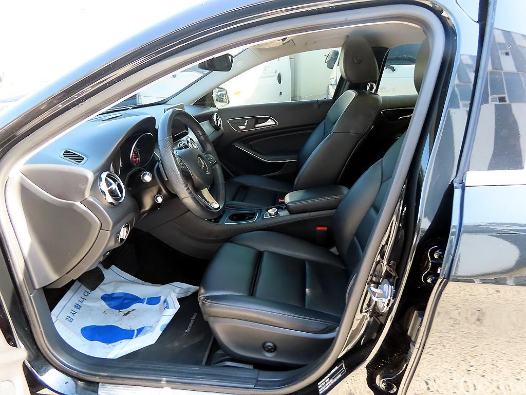 Mercedes Benz GLA Class - Vista 5