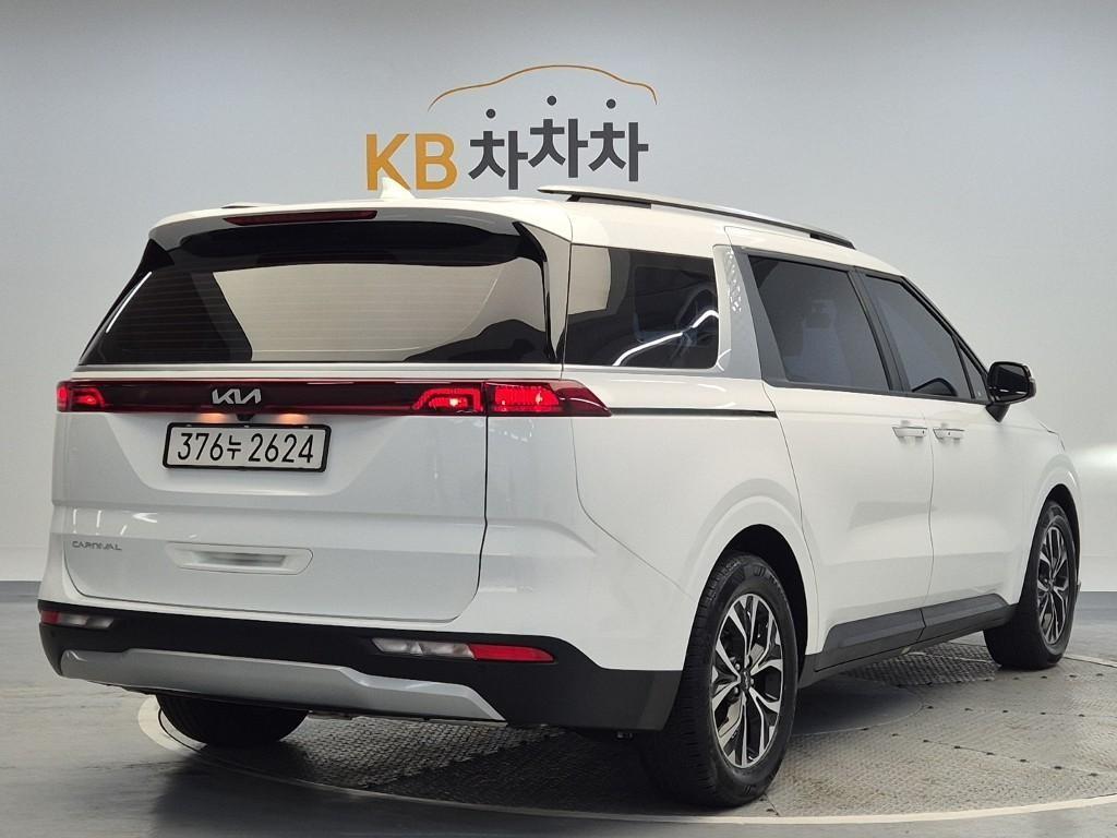 KIA Carnival - Vista 5