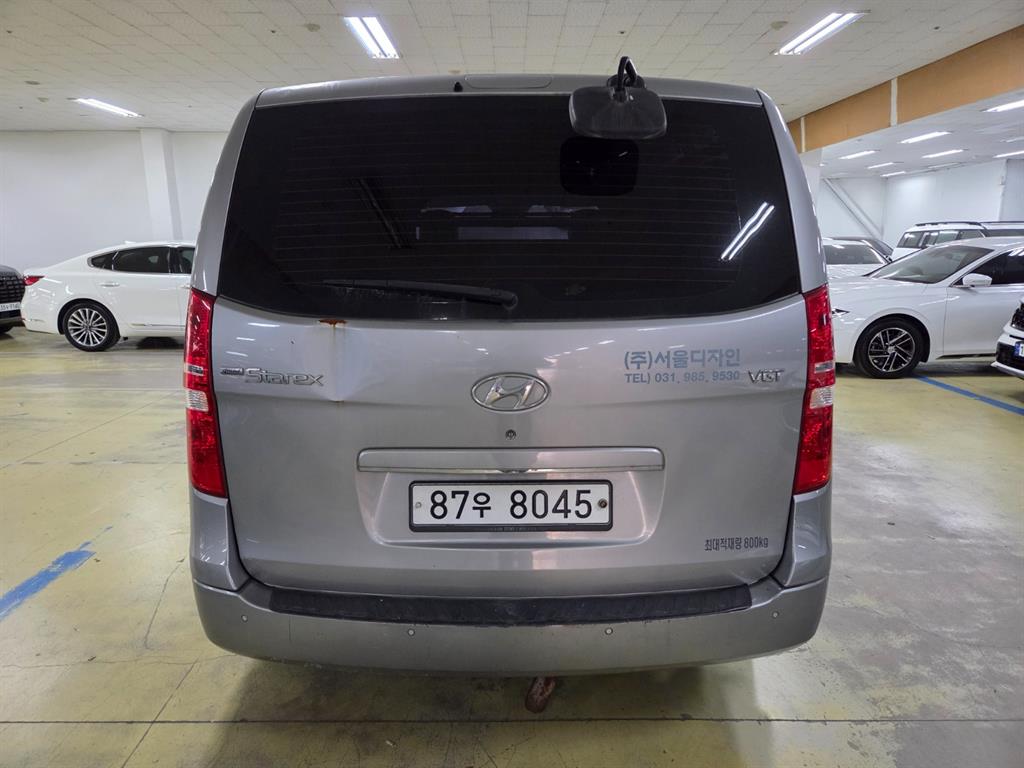 HYUNDAI Starex - Vista 4