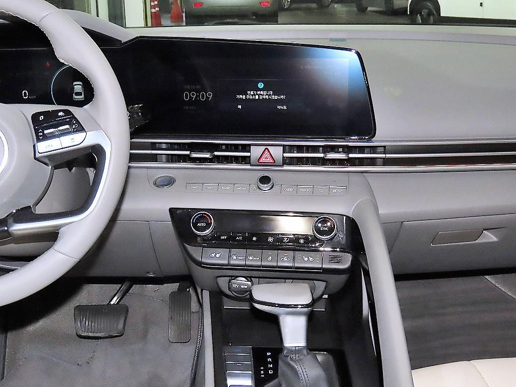 HYUNDAI Avante - Vista 11