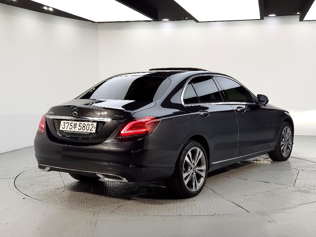 Mercedes Benz C Class - Vista 4