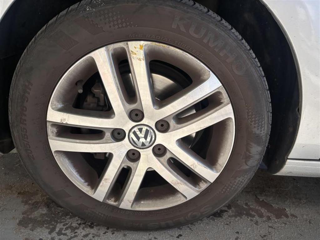 Volkswagen Golf 2010 Plateado - Importación desde Corea - HF Imports Iquique - Foto 13