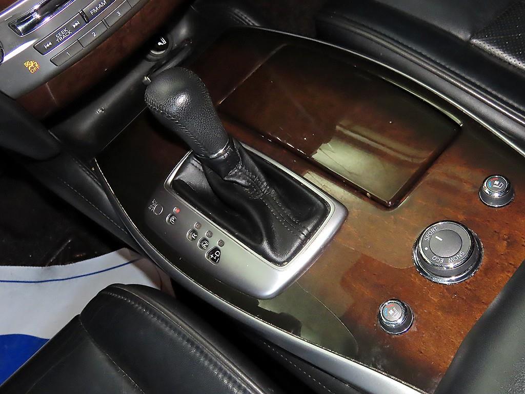 Infiniti QX - Vista 12