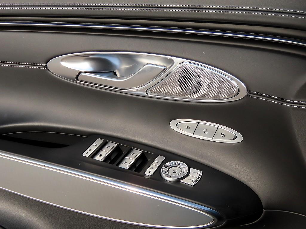 Genesis GV70 - Vista 11