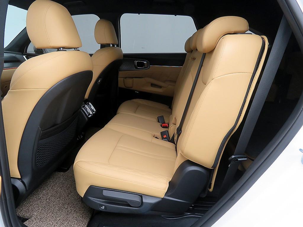 KIA Sorento - Vista 8