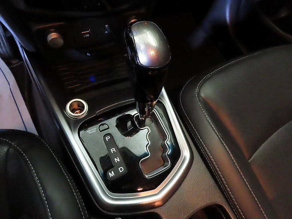 Ssangyong Tivoli - Vista 12