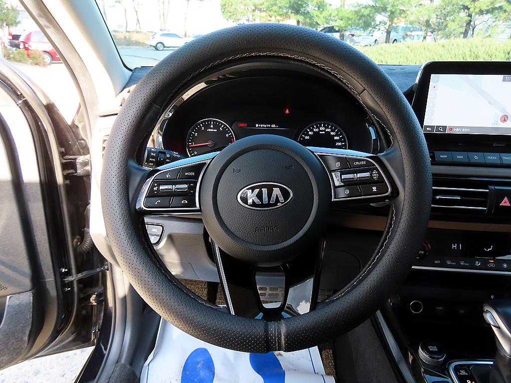 KIA Seltos - Vista 8