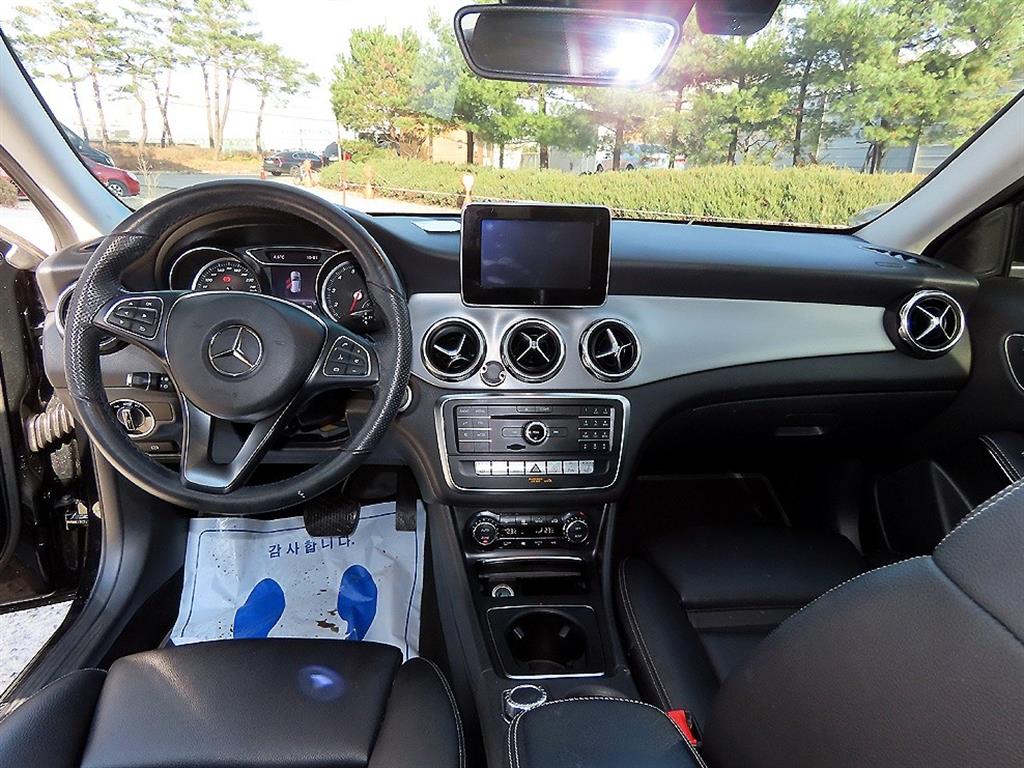 Mercedes Benz GLA Class - Vista 7