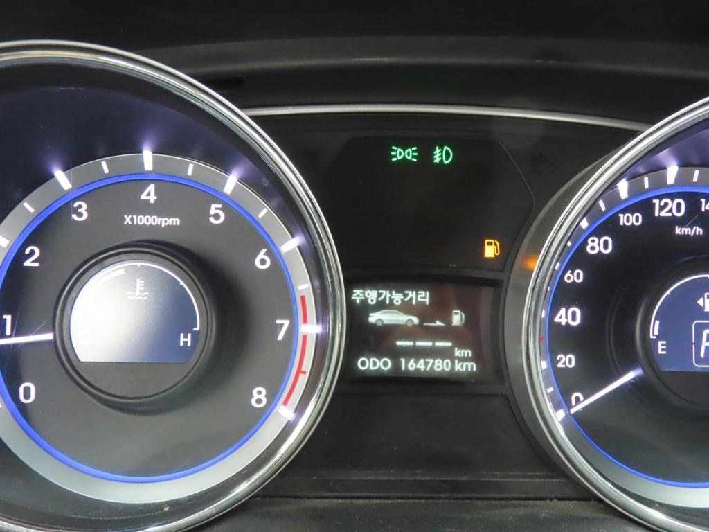 HYUNDAI Sonata - Vista 8