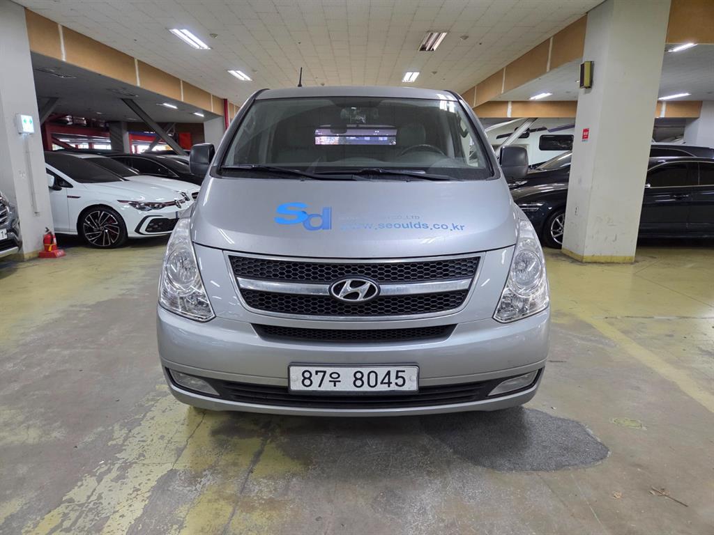 HYUNDAI Starex - Vista 2