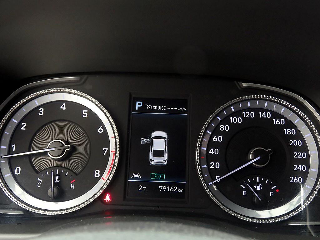 HYUNDAI Sonata - Vista 11