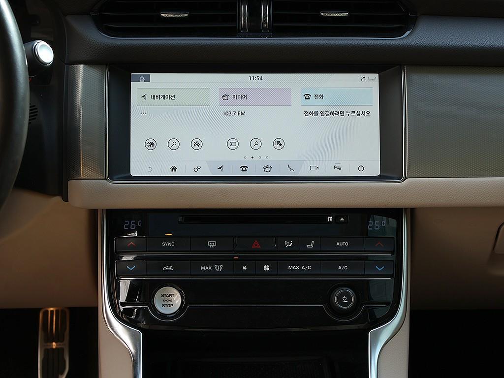 Jaguar XF 2019 Negro - Importación desde Corea - HF Imports Iquique - Foto 8