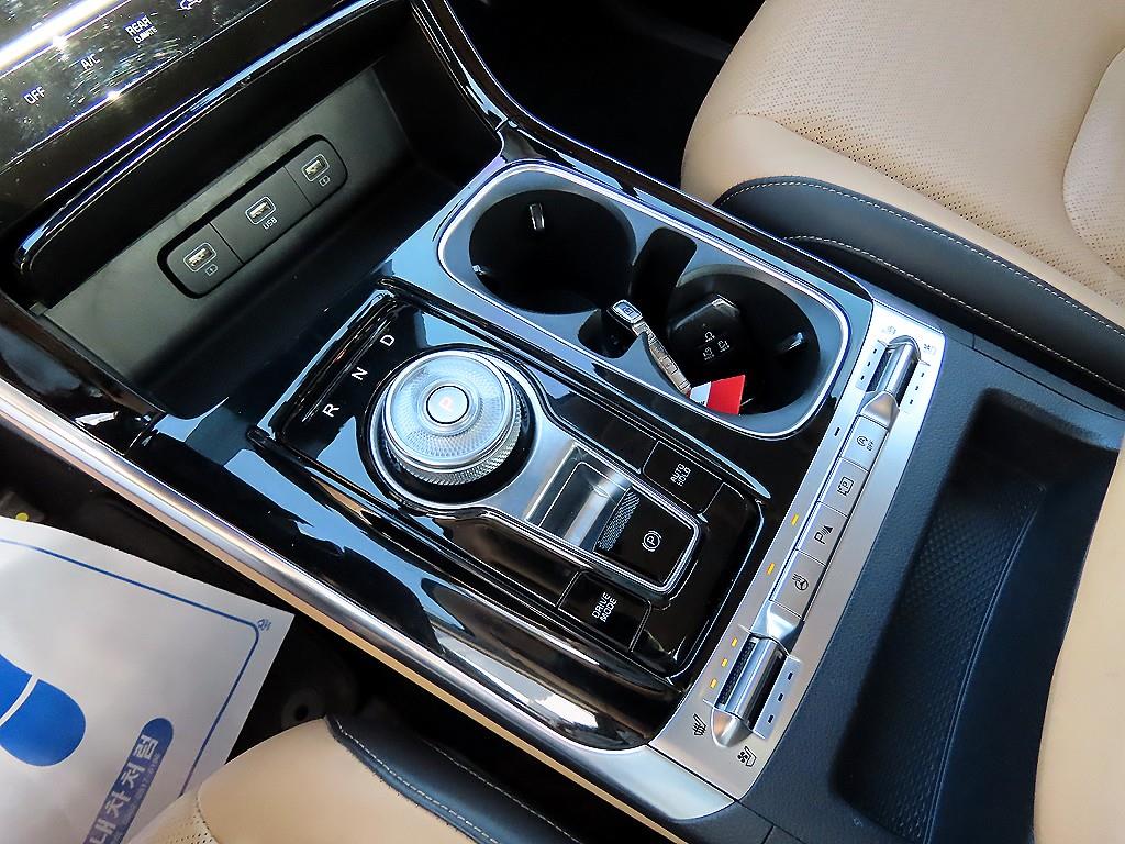 KIA Carnival - Vista 10