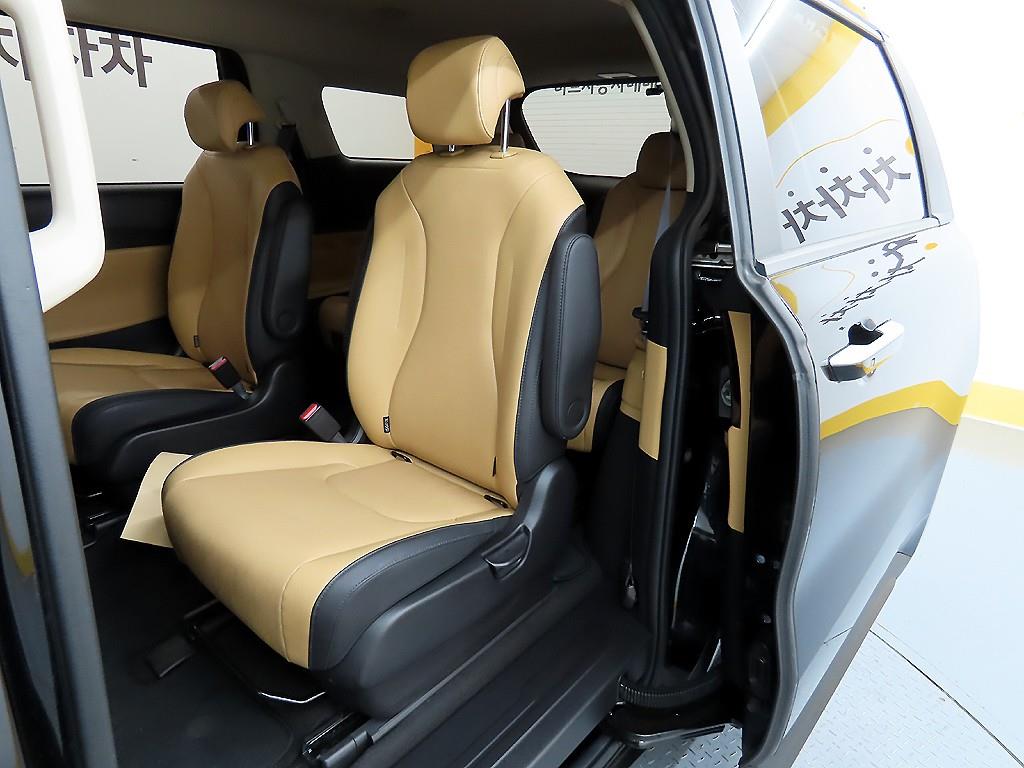 KIA Carnival - Vista 6