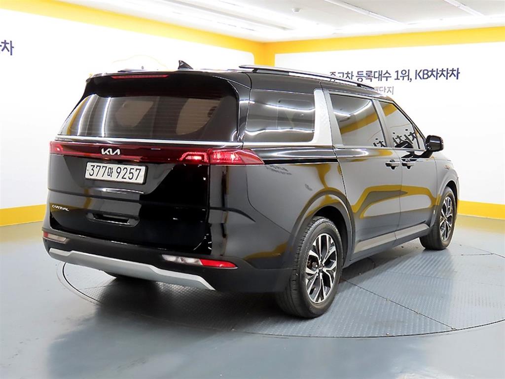 KIA Carnival - Vista 4