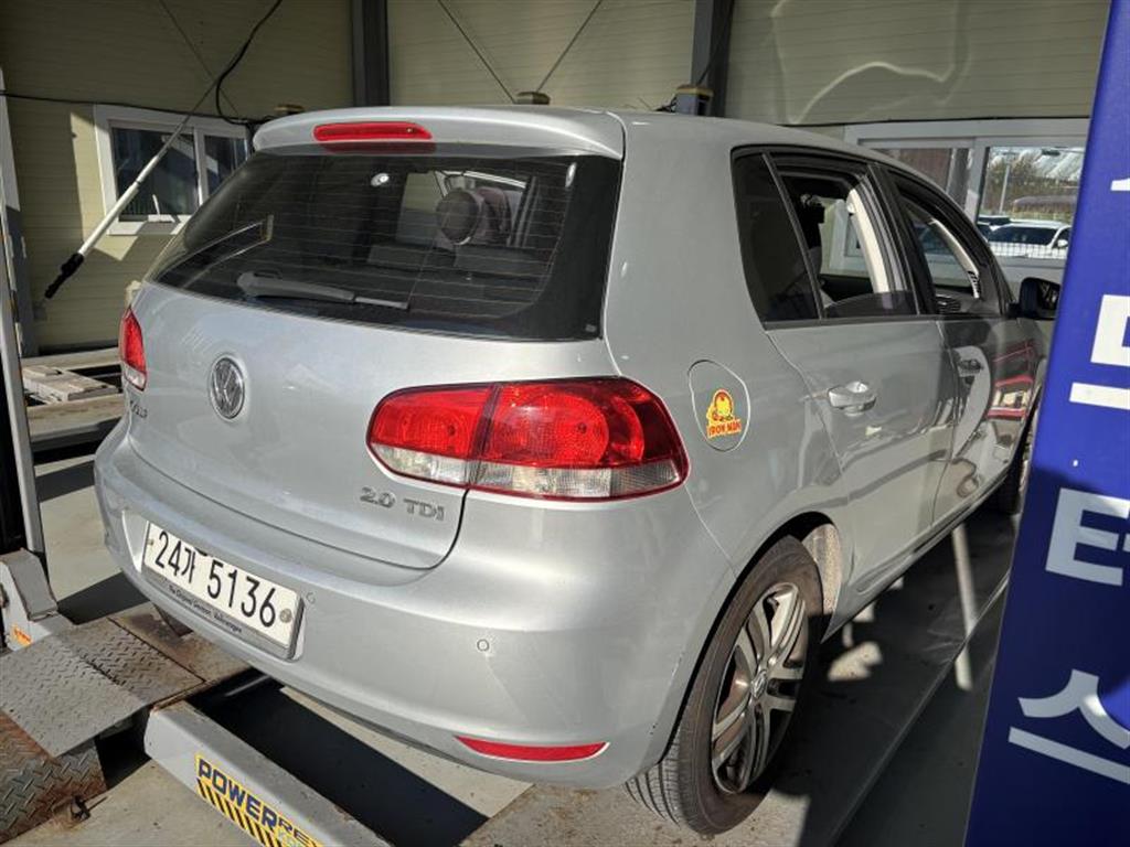 Volkswagen Golf - Vista 5