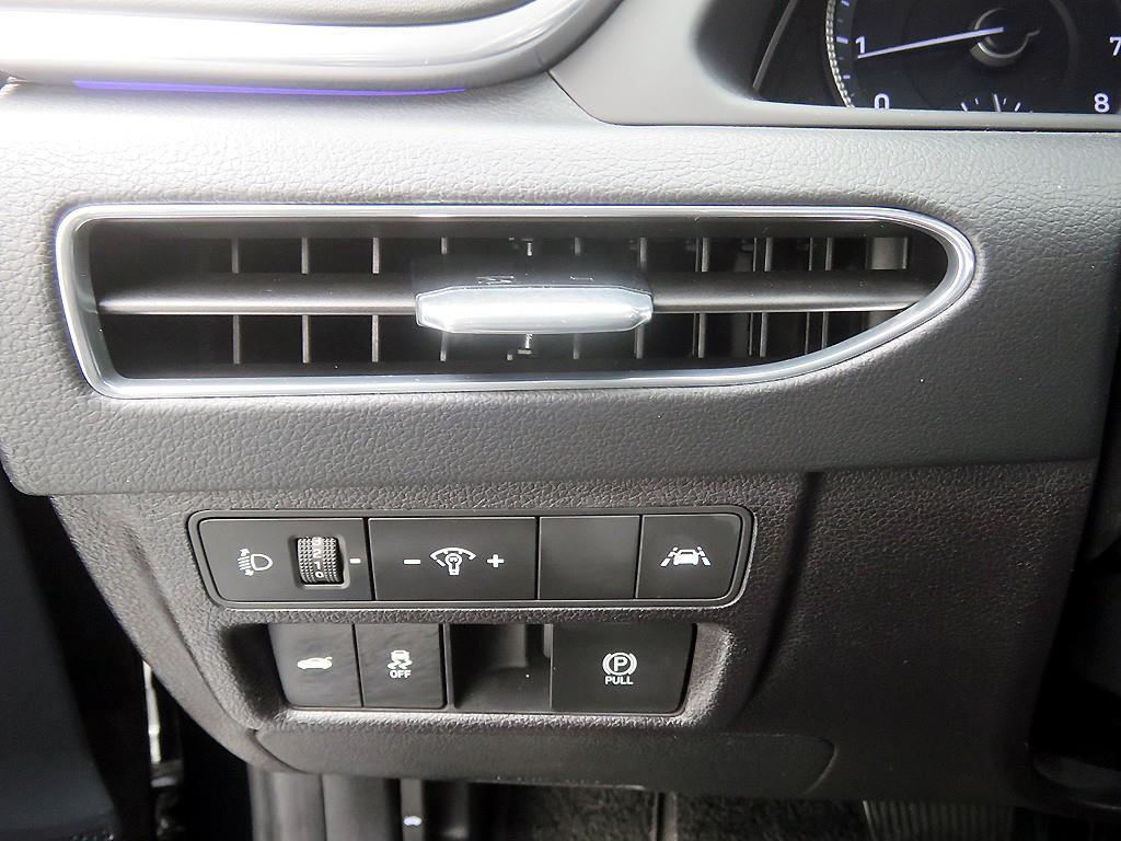 HYUNDAI Sonata - Vista 8