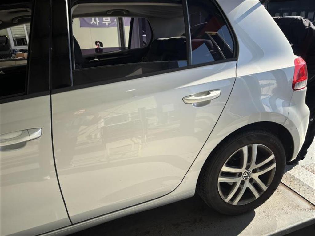 Volkswagen Golf - Vista 12