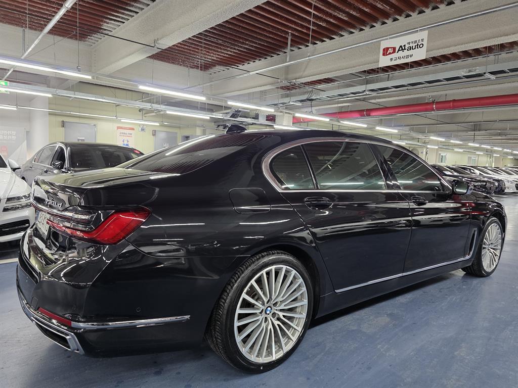 BMW 7 Series - Vista 4