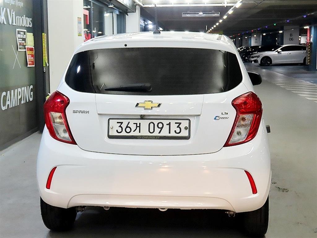 Chevrolet Spark - Vista 5