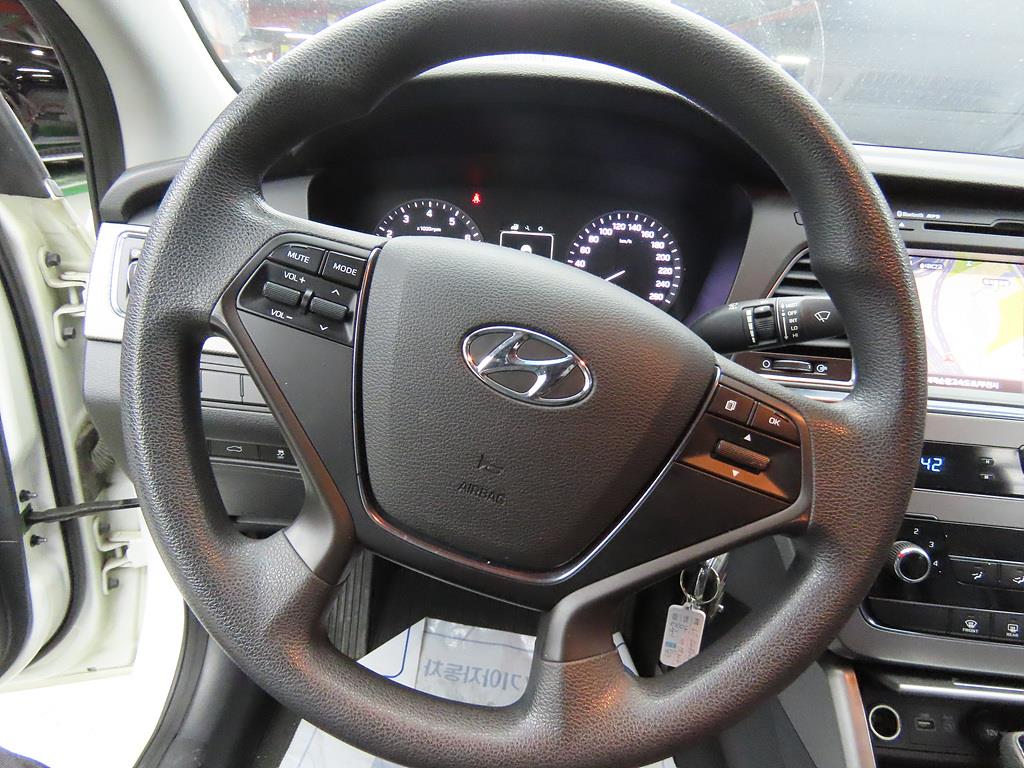 HYUNDAI Sonata - Vista 8