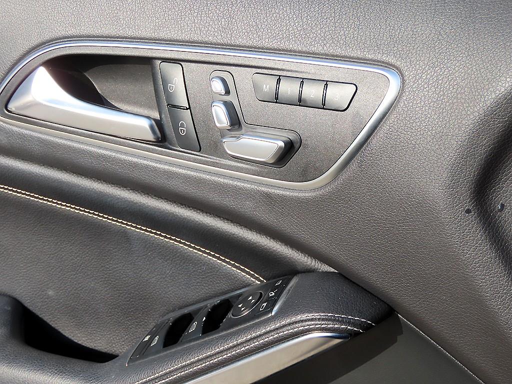 Mercedes Benz GLA Class - Vista 11