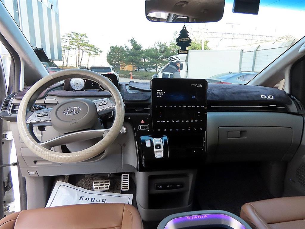 HYUNDAI Staria - Vista 8