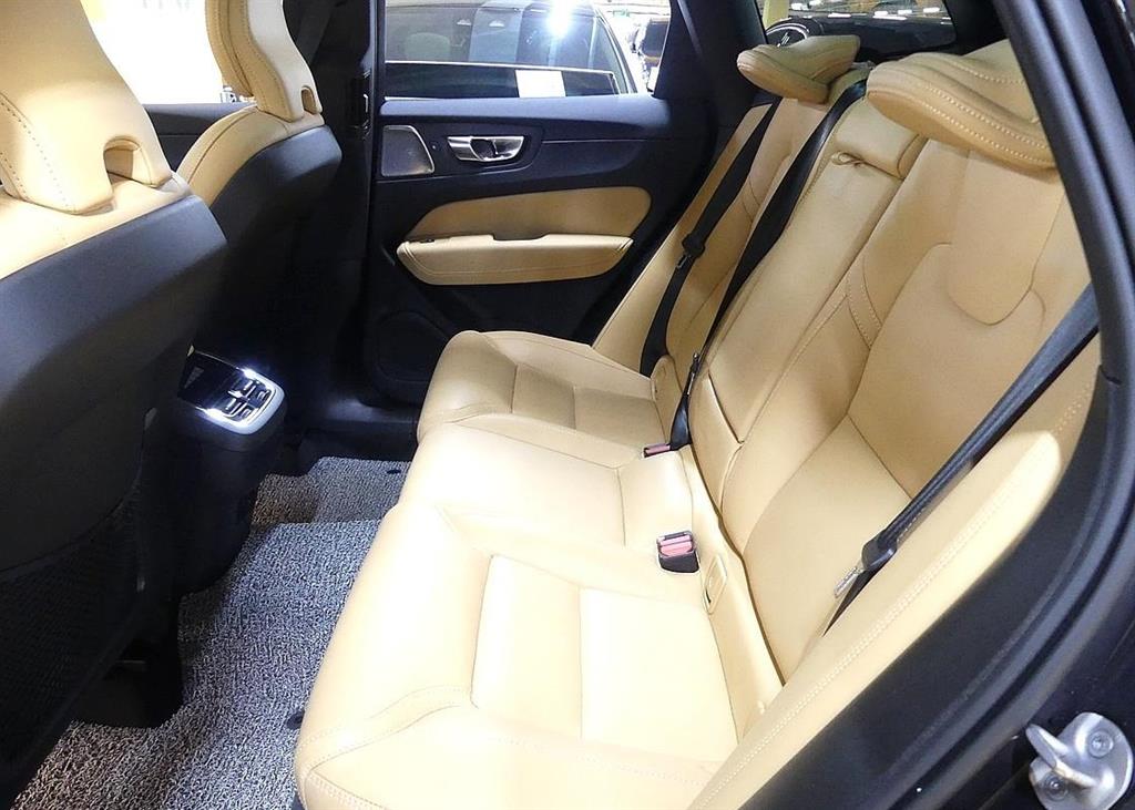 Volvo XC60 2024 Negro - Importación desde Corea - HF Imports Iquique - Foto 17