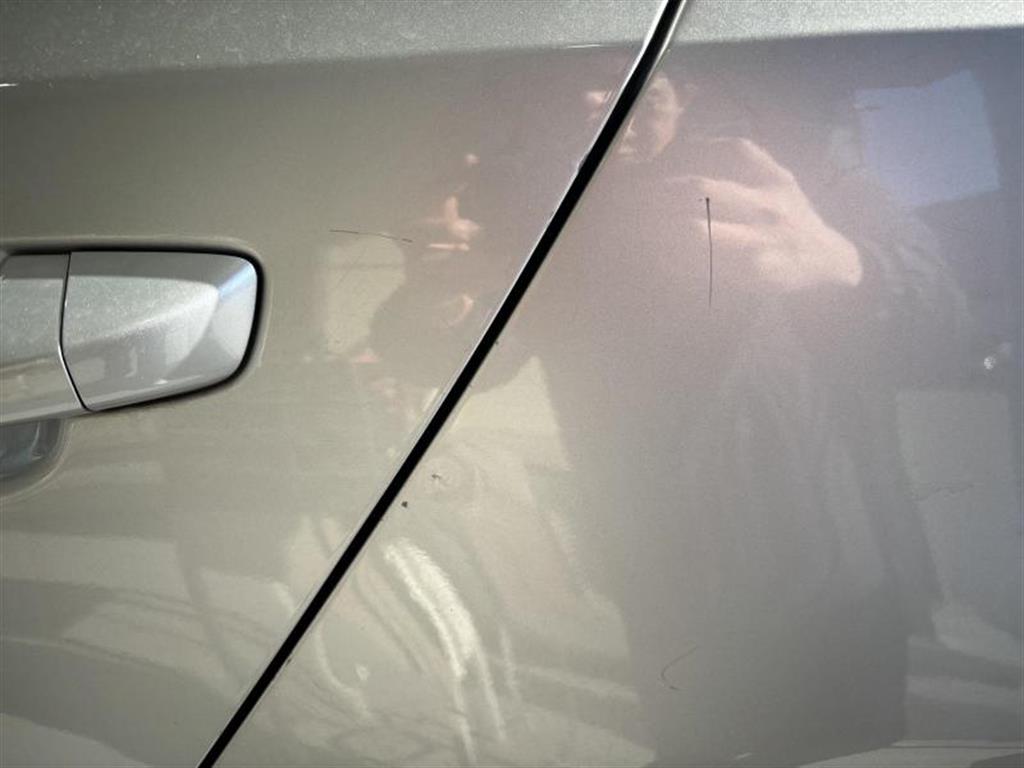 Volkswagen Golf - Vista 10