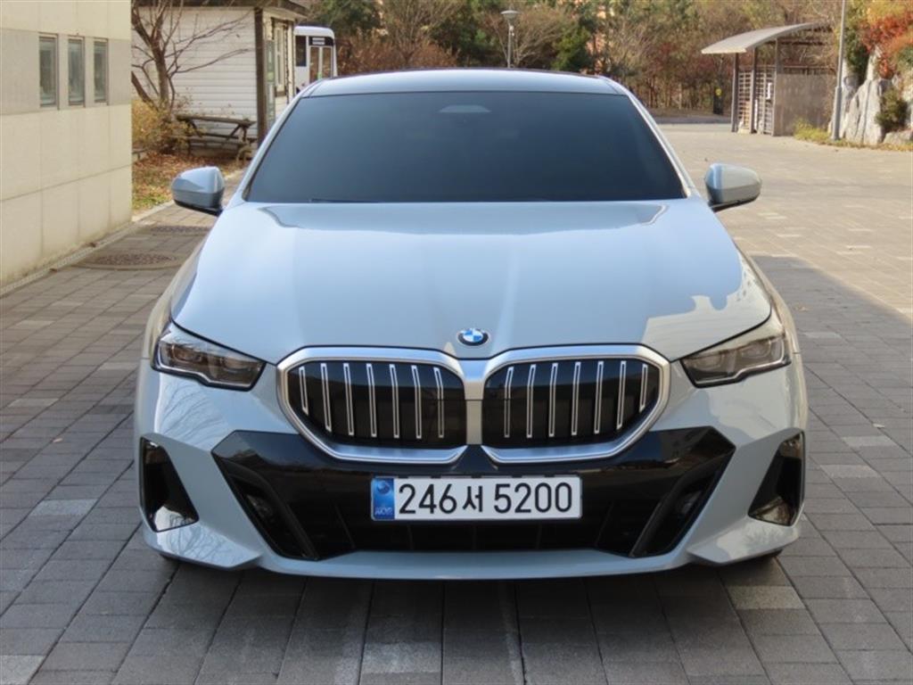 BMW 5 Series 2025 - Importación desde Corea - HF Imports Iquique - Foto 1