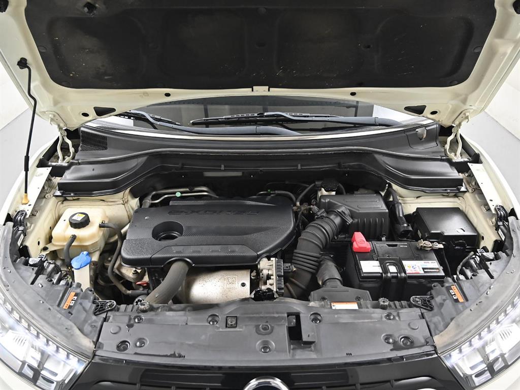 Ssangyong Tivoli 2017 Blanco - Importación desde Corea - HF Imports Iquique - Foto 19