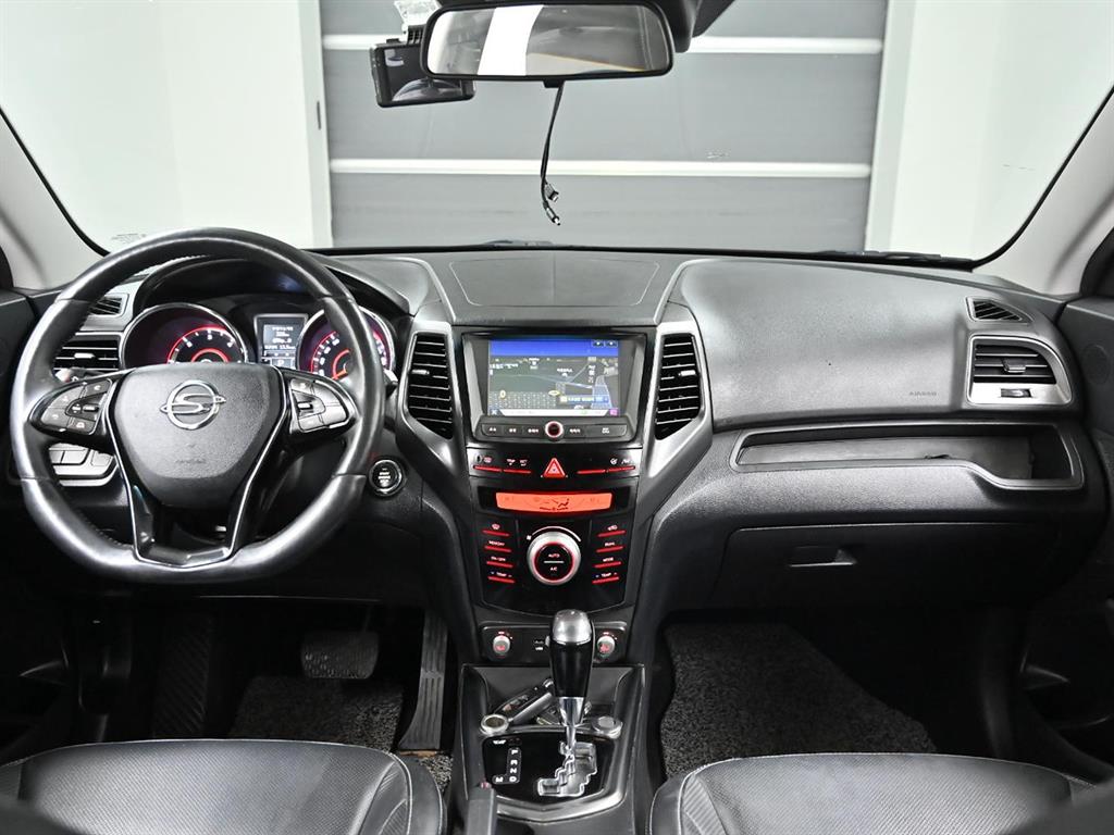 Ssangyong Tivoli - Vista 5