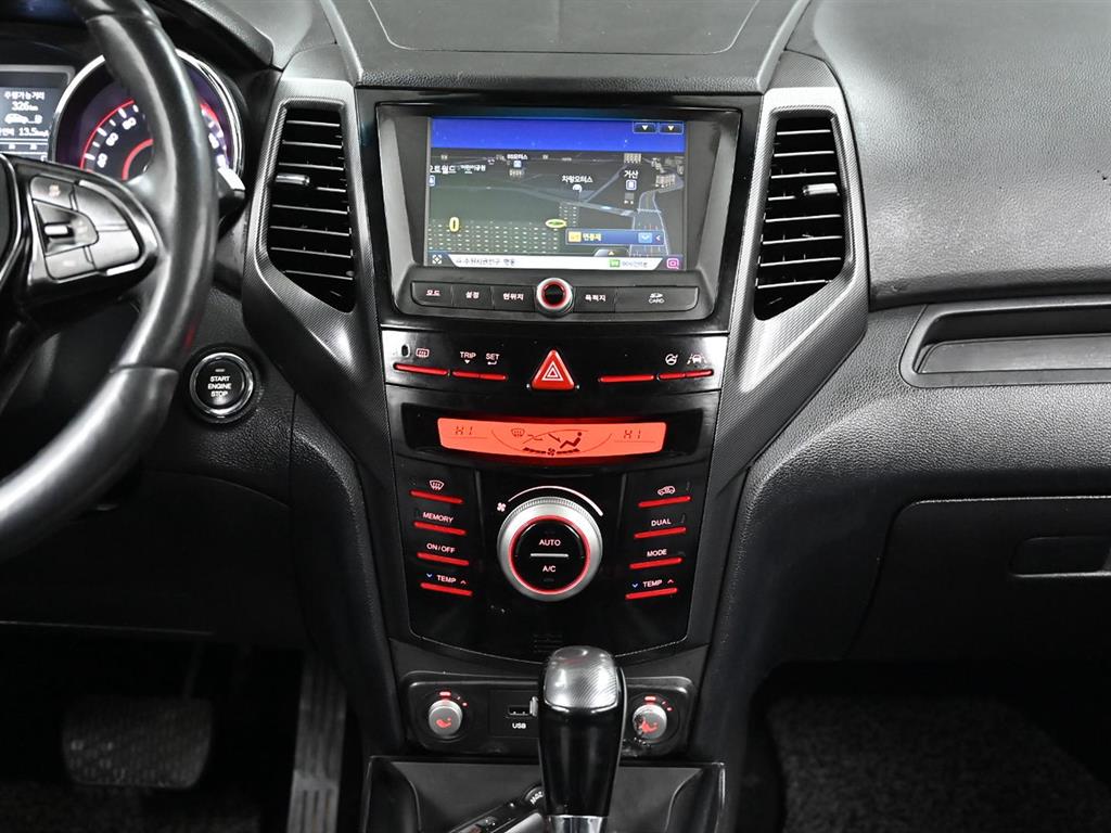 Ssangyong Tivoli - Vista 12