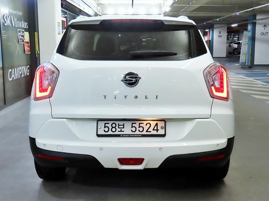 Ssangyong Tivoli - Vista 5